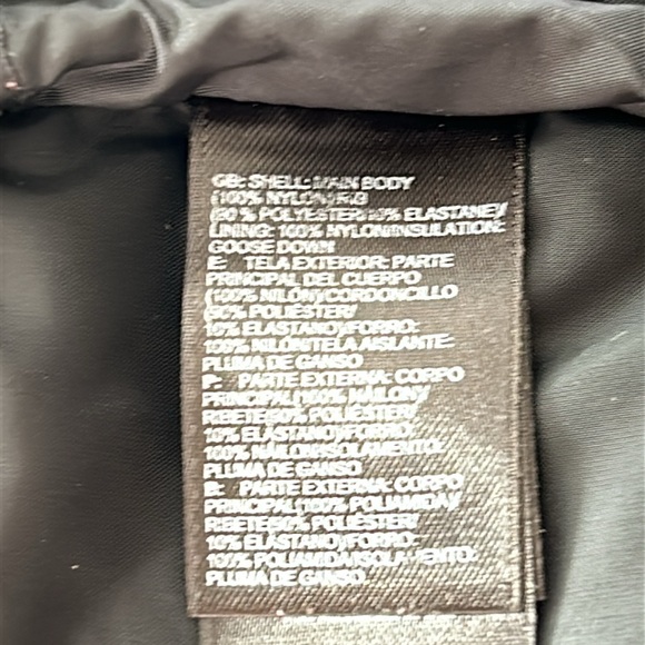 The North Face Women's Black Puffer Jacket - Picture 16 of 16